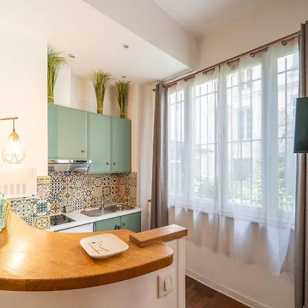Happy - Tournelles Garden Apartment Paris